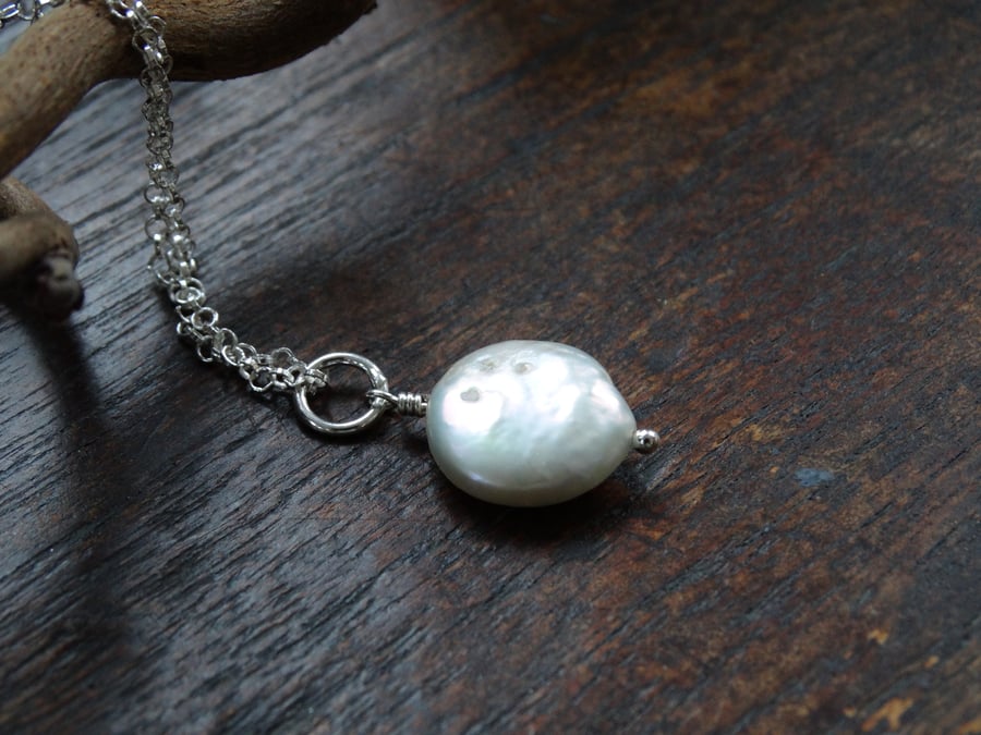 Full moon coin pearl pendant