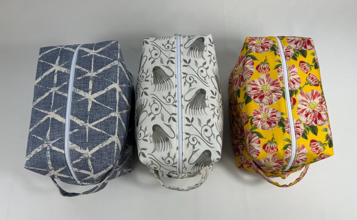 Cosmetics bag, Boxed make up pouch, Travel accessories case,