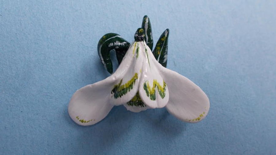 White 3D SNOWDROP & LEAVES BROOCH SPRING Flower Lapel Pin HANDMADE HAND PAINTED