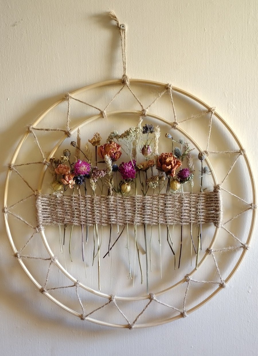 Round dried flower wall hanging