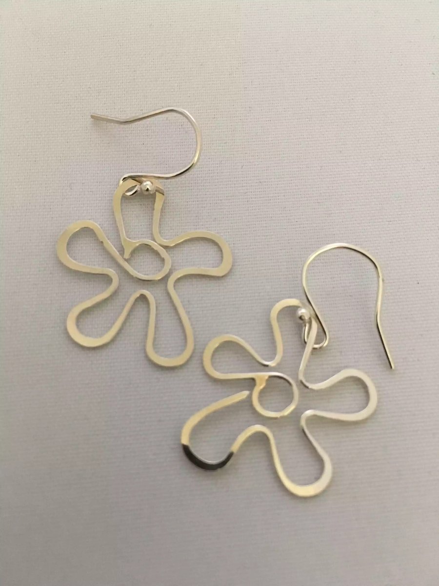 Silver flower earrings 
