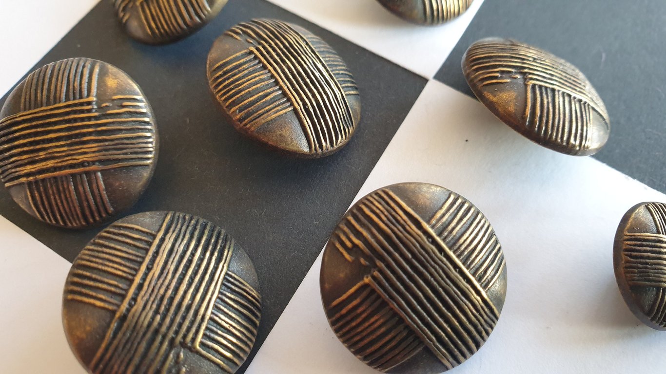 15mm & 22mm Antique Brass Metallic look buttons Light weigt