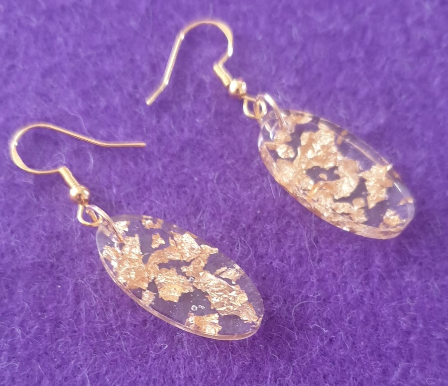 Oval gold flake resin earrings