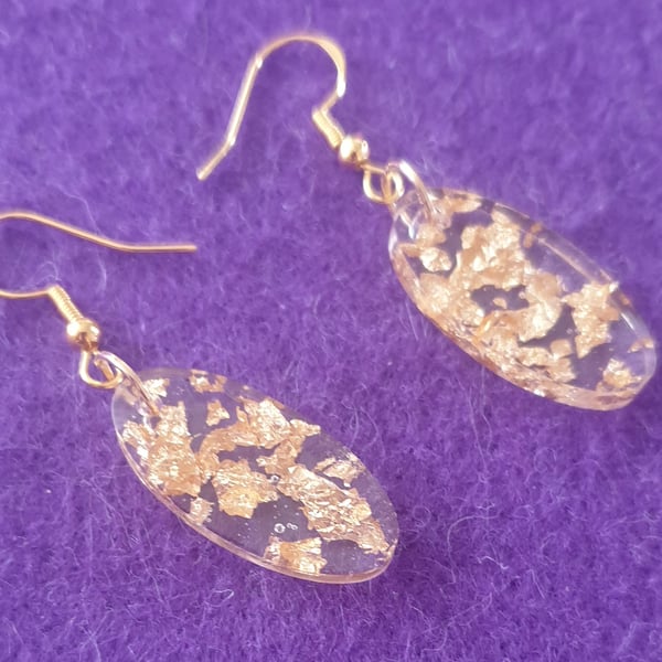 Oval gold flake resin earrings