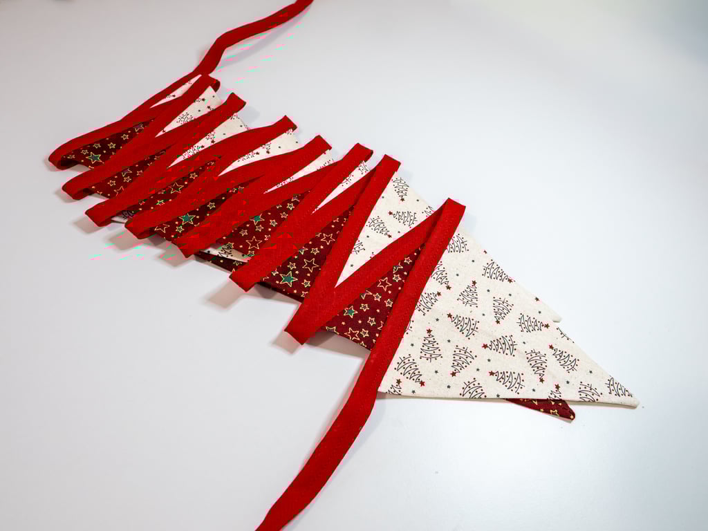 Christmas Tree and Star Design - 15 flag fabric bunting
