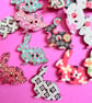 10 x Rabbit Shape Wood Patterned Buttons  2 holes - Image 2