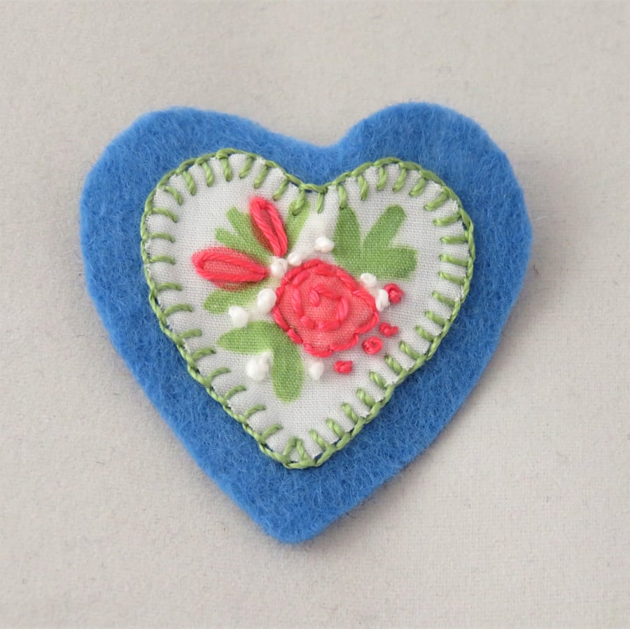 Heart and roses - painted and embroidered brooch on blue felt