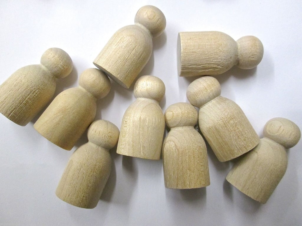 5 x Baby  peg dolls  beechwood 