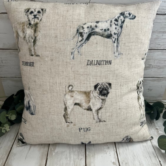 Square Cushion in a Dog cotton rich fabric - Home Decor