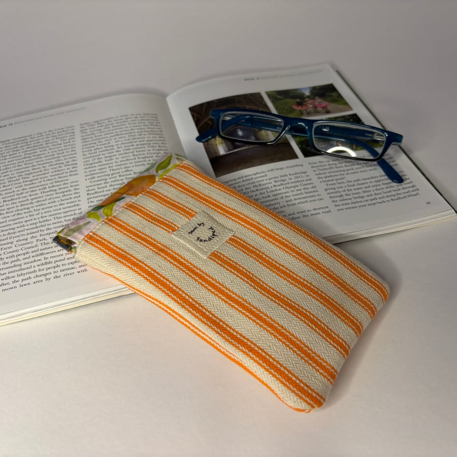 Flex snap top glasses case, pinch top spectacles pouch, flex closure sunglasses 