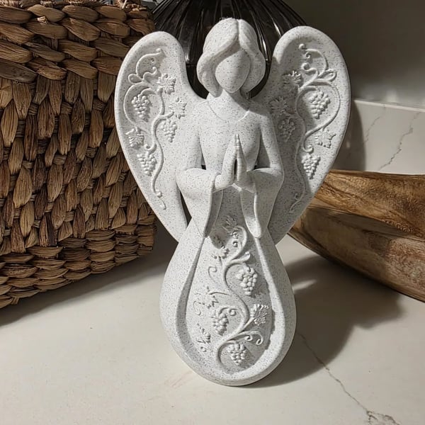 Faceless Praying Angel Tree Topper Marble Effect PLA Braided Hair Vine Decor