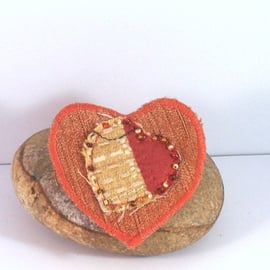 Brooch with double hearts in rusty brown fabrics