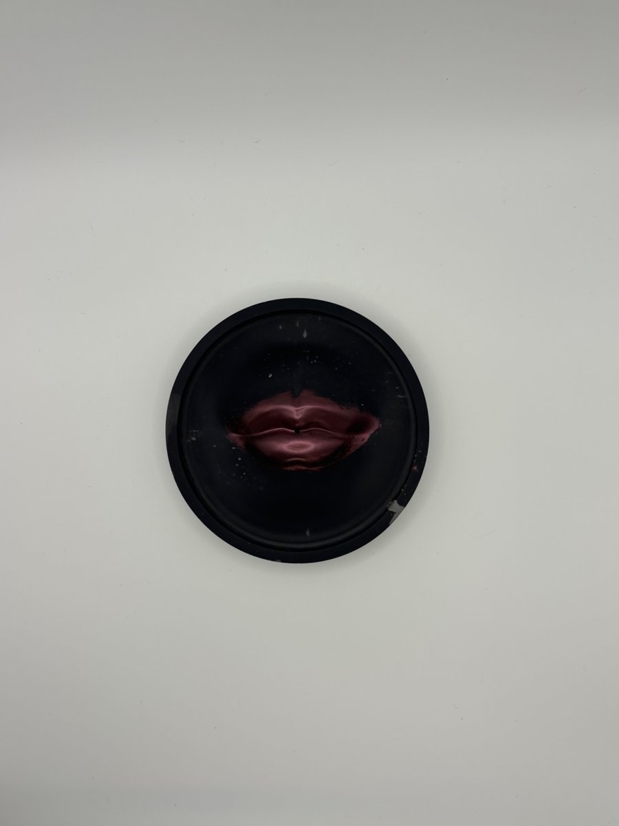 Eco resin lips incense stick holder