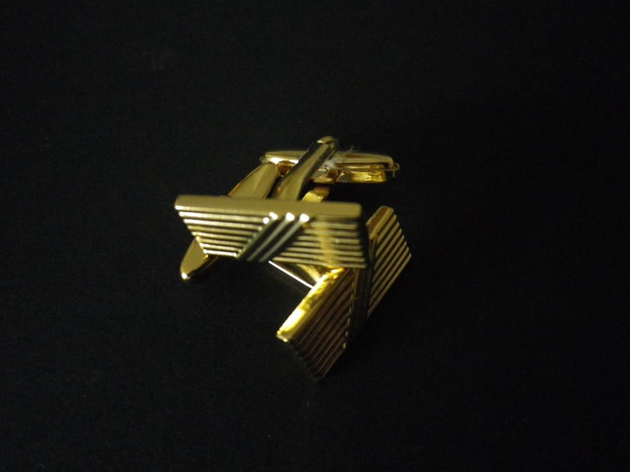 Gold plated retro design, angled groove rectangle cufflink, free UK shipping....