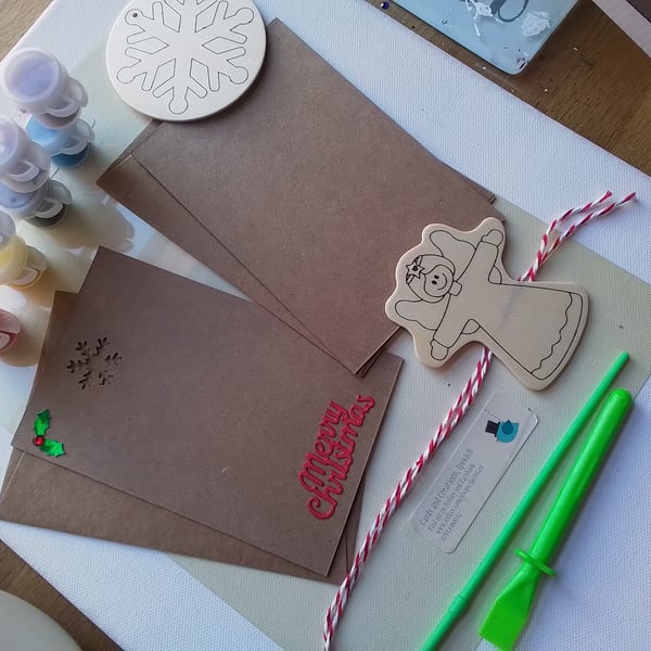 Christmas craft kit. Childrens craft kit. Ref 415a