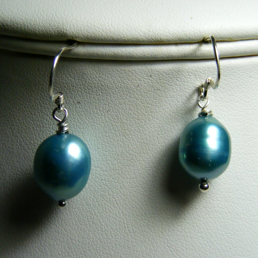 Teal Freshwater Cultured Pearl with 925 Sterling Silver Earrings.