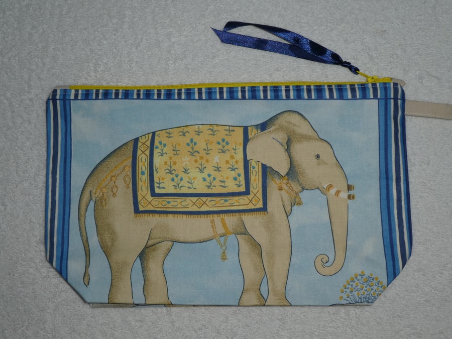 Elephant Print Project Holder. Lined Purse. Zipped Holdall.