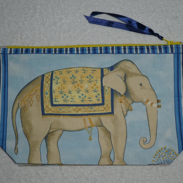 Elephant Print Project Holder. Lined Purse. Zipped Holdall.