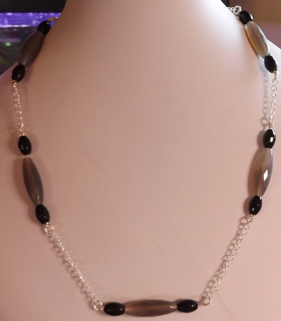 Grey agate and black agate necklace