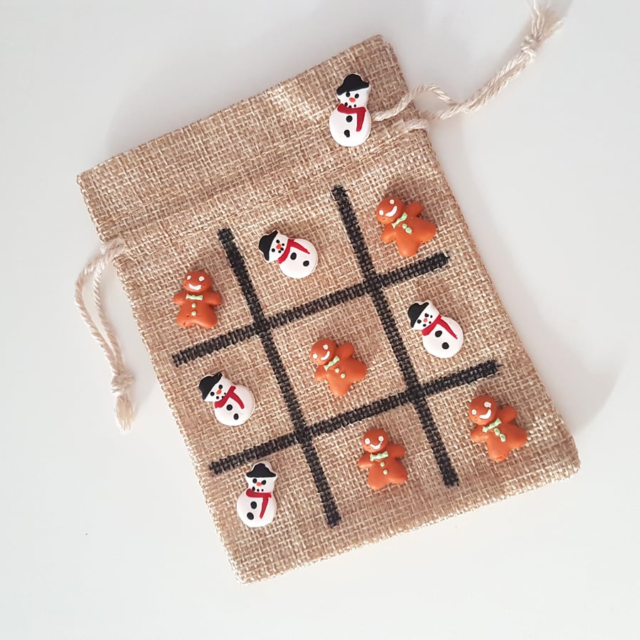Christmas themed tic tac toe - choose your pieces!
