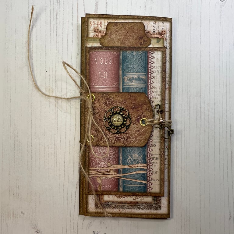 Folio - In the News by Carolee Crafts PB9 - 0017