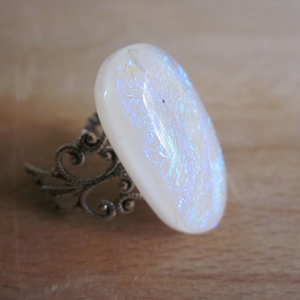Handmade glass cabochon filigree ring - pearl dichroic oval