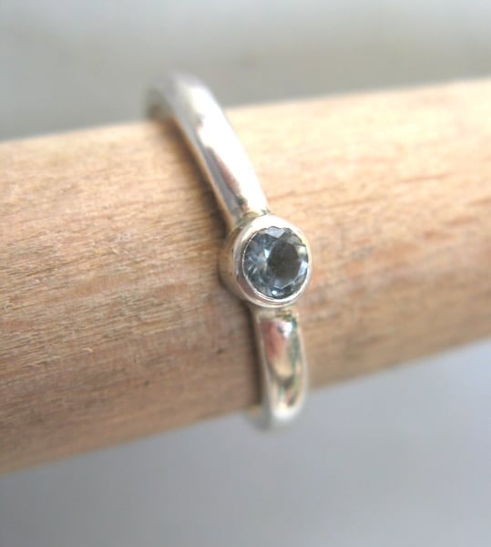 Sterling silver and aquamarine stacking ring