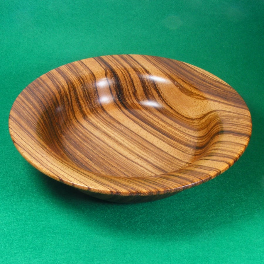 A Lipped Zebrano Bowl 160mm in diameter - Lacquer finish - B029