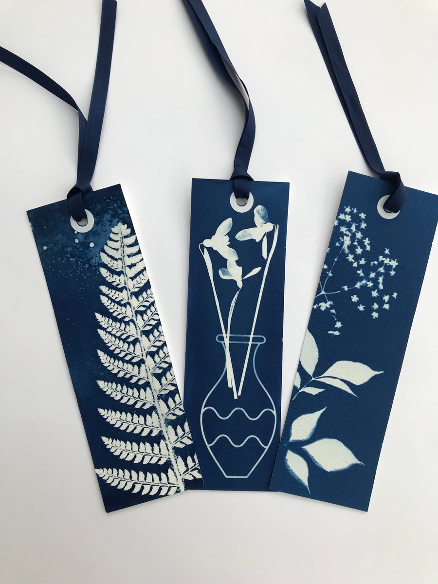 3 BOOKMARK Botanical beauties - Sold as a set of three assorted designs.