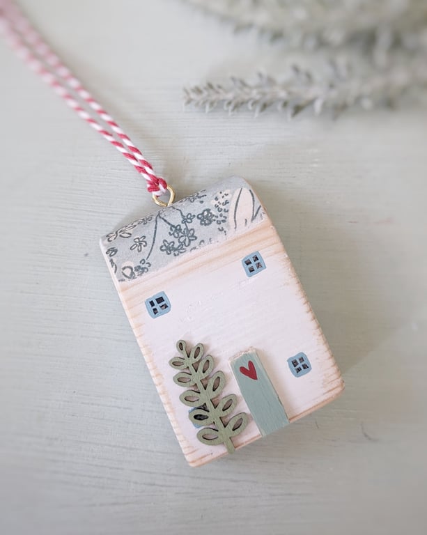 Little Spring House Hanging Decoration