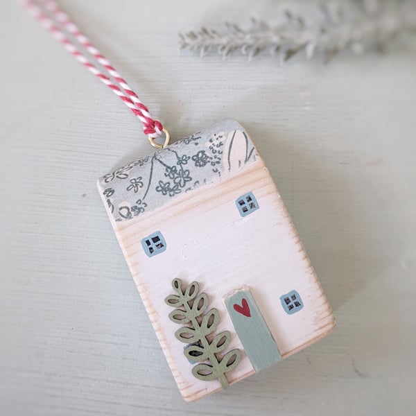 Little Spring House Hanging Decoration