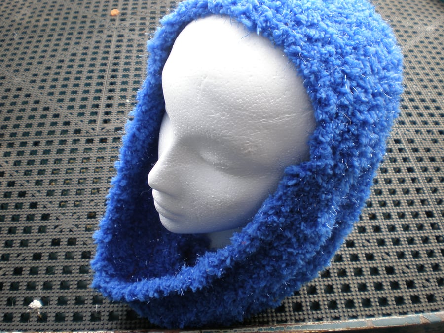hand knitted blue snood (059)