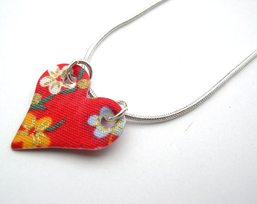 Hardened Fabric Chinese Floral Small Heart Necklace in Red
