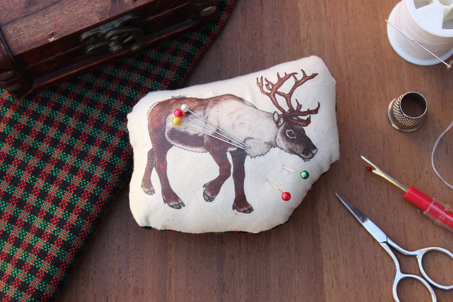 Reindeer Welsh Tweed Magnetic Pin Cushion - Animal Plush Needle Minder Gift