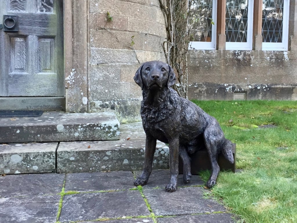 Labrador Sitting on Step Dog Statue Large Bronze Resin Garden Sculpture