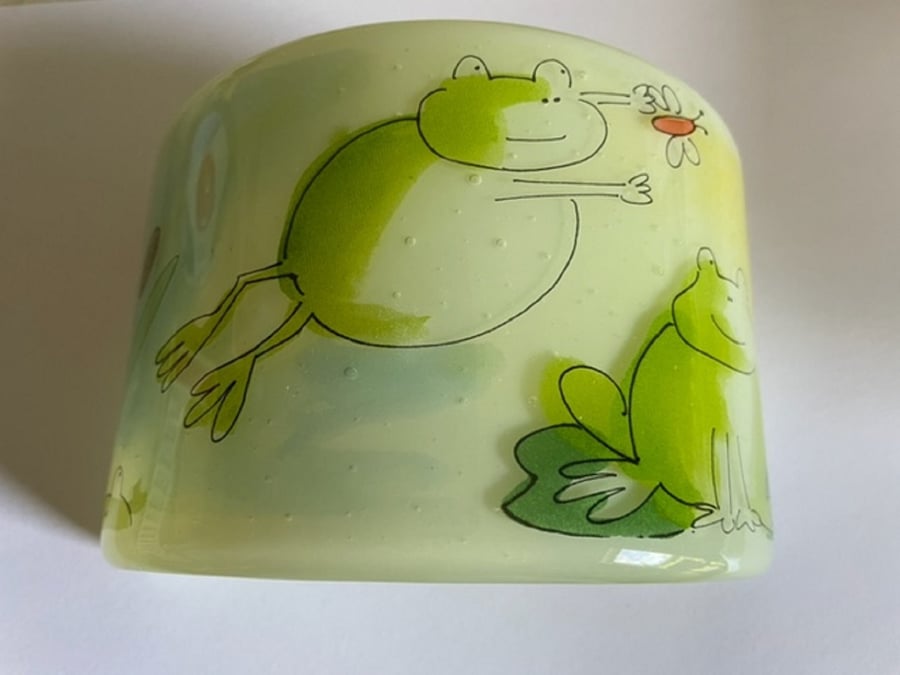Handmade Fused Glass Cute Frog Freestanding Curve Frogs on Lilypad 