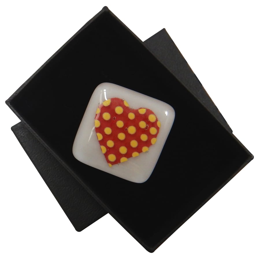 HANDMADE FUSED DICHROIC GLASS 'POLKA-DOT HEART' BROOCH.