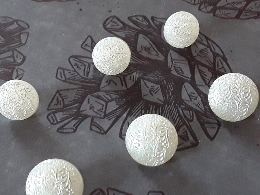 16.5mm 26L Vintage "ultimate Pearl" Nylon shank button