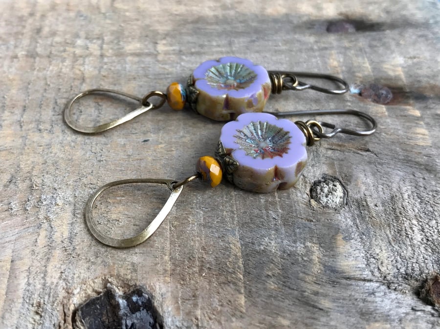 Lavender Czech Glass Flower Earrings. Purple Pansy Earrings. Pastel Earrings