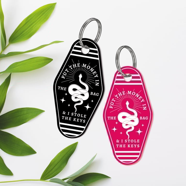 Money In The Bag - Solid Snake Keyring: Motel-style Keychain, Getaway Car