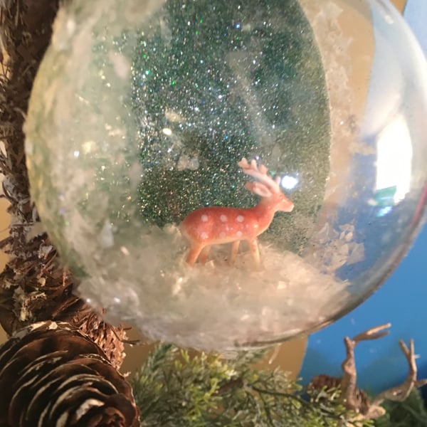 Christmas Reindeer Bauble - Glow in the Dark - Snow Globe  - Christmas Tree