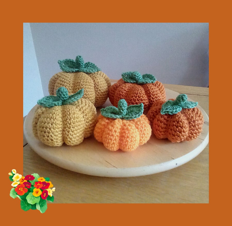 Crocheted pumpkins in 3 sizes and 3 colours - 3 prices