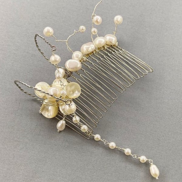 Decorative Ivory Cultured Pearl & Shell Pearl Flower Floral Hair Comb 