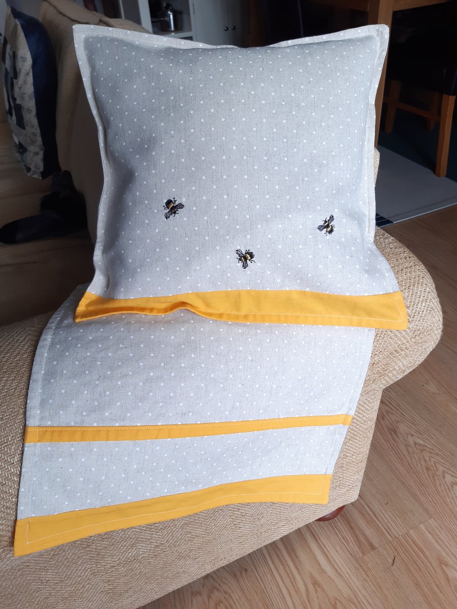 Bumble Bees Cushion Covers x 2