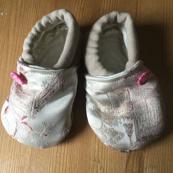 Dorset Button Trimmed Toddler Slippers, age 12 - 18 m,  Fawn and Pink S21