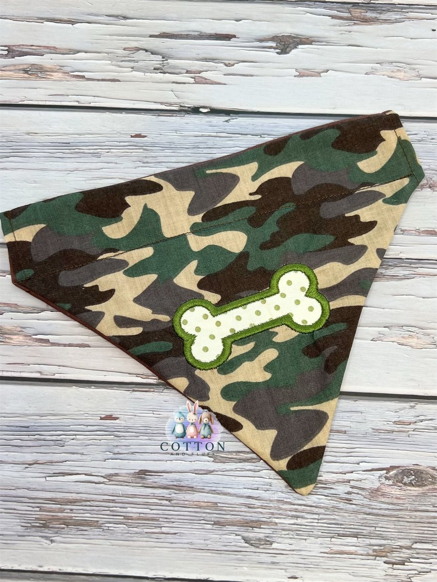 Dog Bandana with an appliqué bone 
