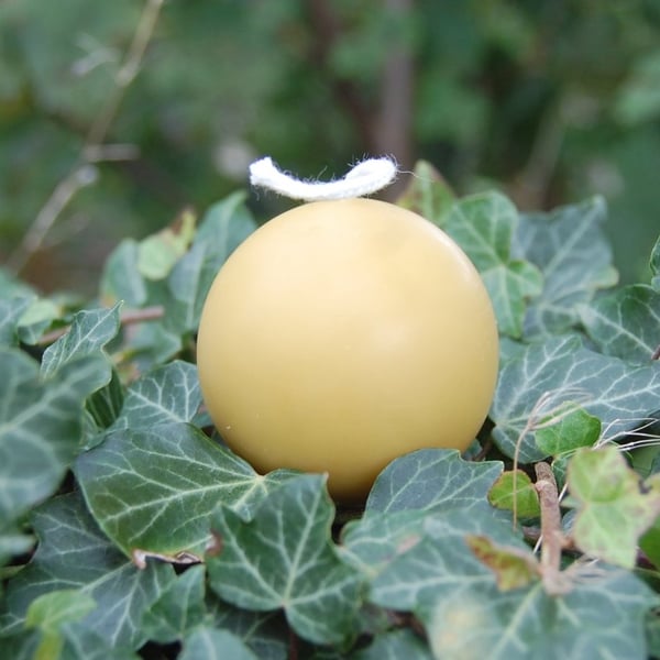 Hand Poured Natural Beeswax Sphere Candle 4cm-1.6 inches - 6 hours Burn Time
