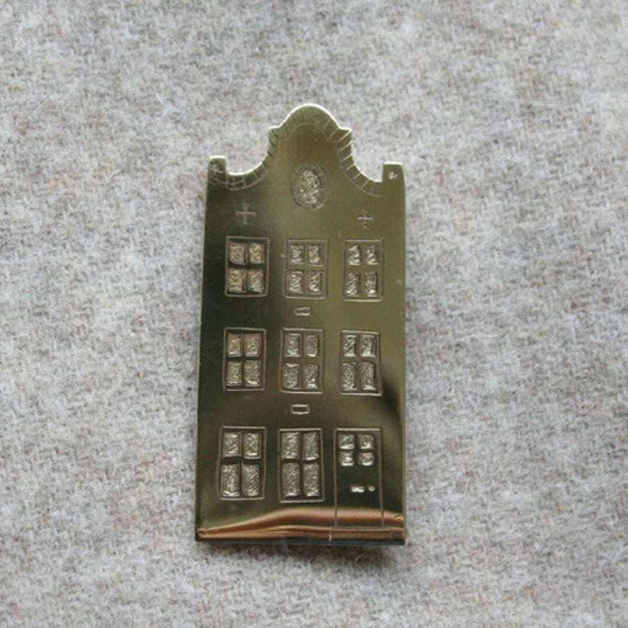 dutch house brooch