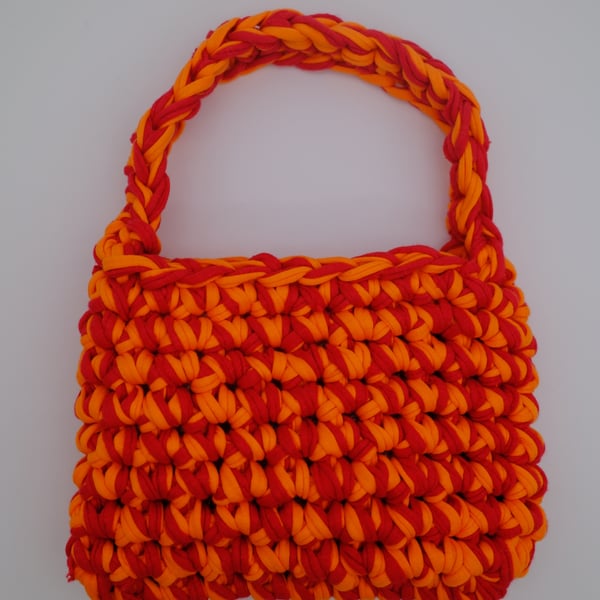 Crocheted shoulder bag 