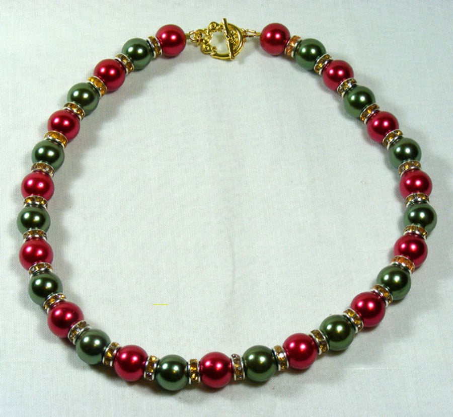 Red and Green Pearl Necklace